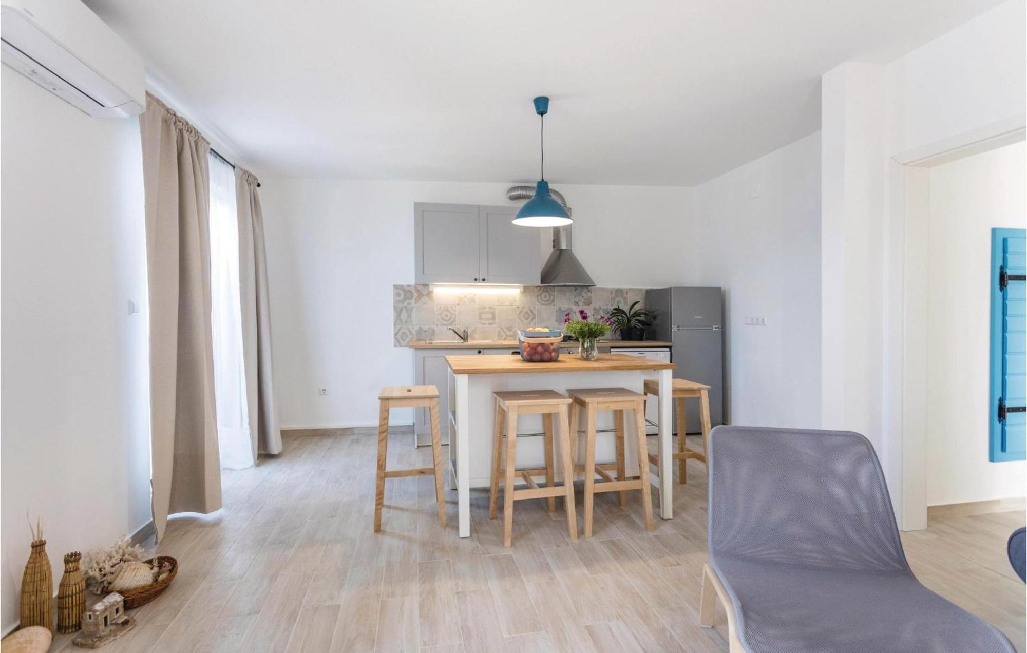 Awesome Apartment In Blace With House Sea View Bagian luar foto