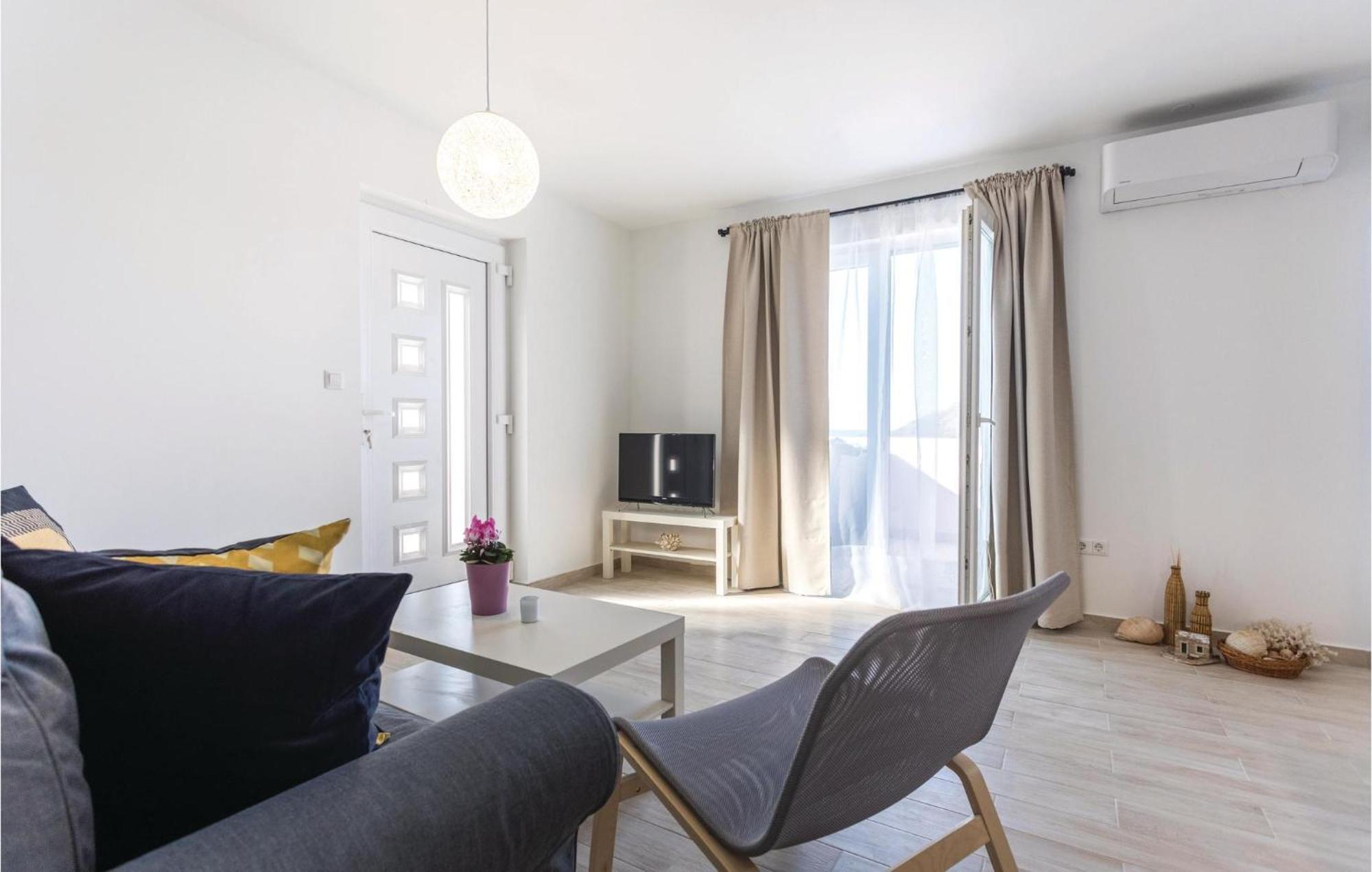 Awesome Apartment In Blace With House Sea View Bagian luar foto